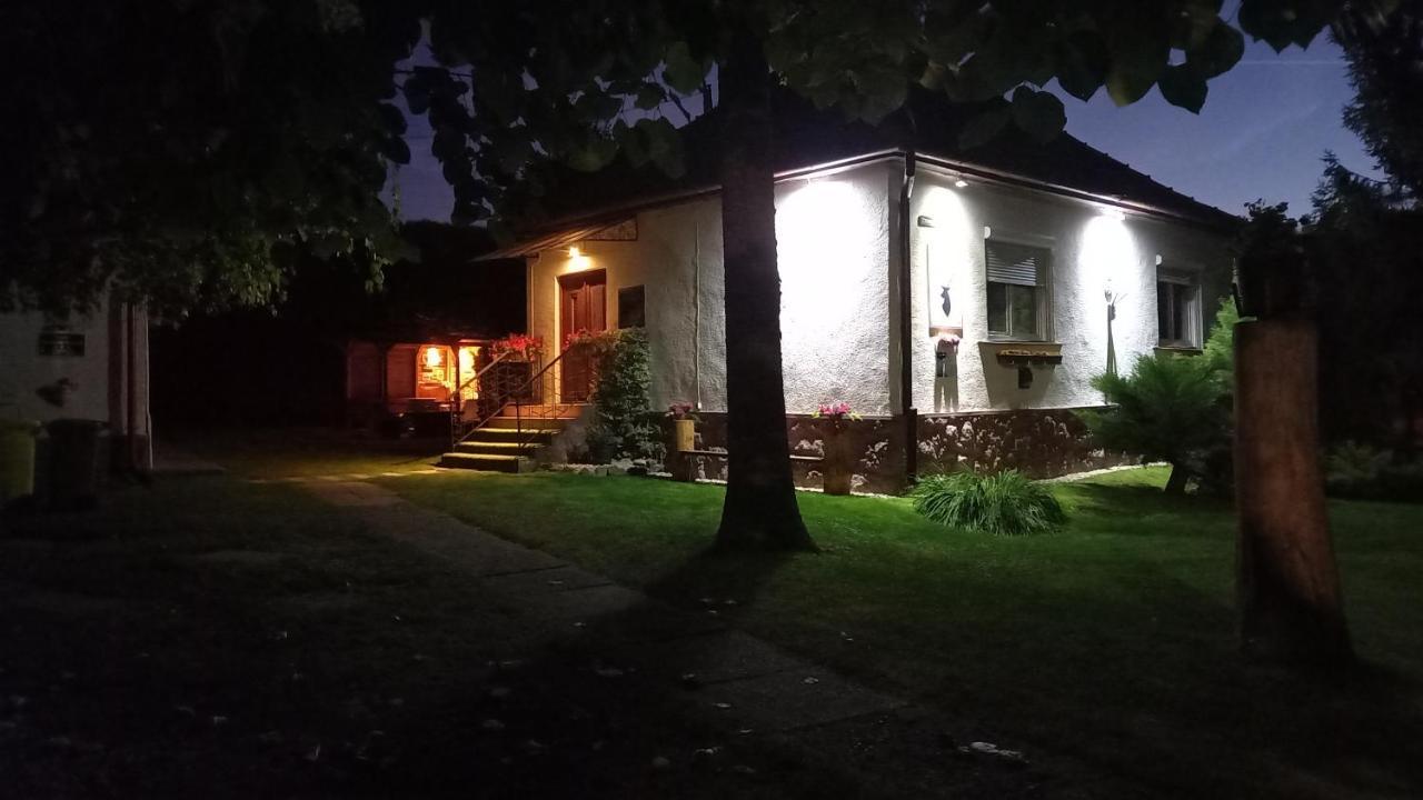 Vadaszles Vendeghaz Bukkszentmarton Zewnętrze zdjęcie