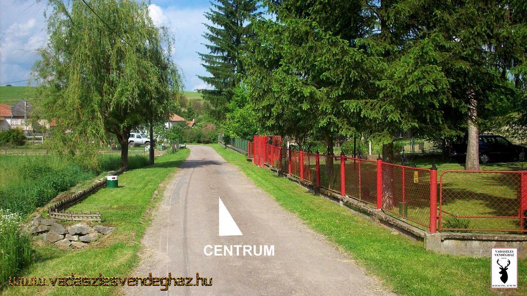 Vadaszles Vendeghaz Bukkszentmarton Zewnętrze zdjęcie
